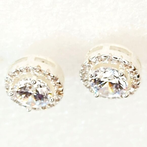 Sparkling Crystal Rhineston Silver Stone Round Stud Earrings - Picture 2 of 3